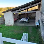 Maison Familiale De 3 Avec Jardin, Les Animaux Domestiques, Dans Un Village D'estuaire Saint-Seurin-d'Uzet