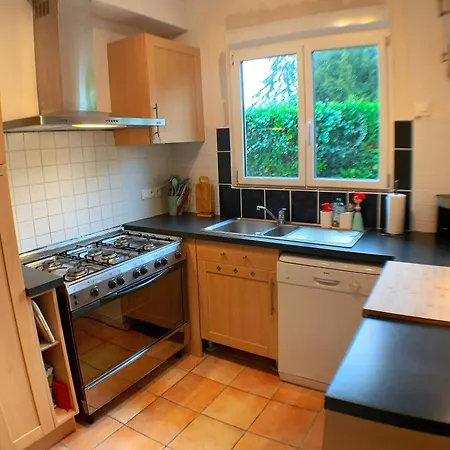 Maison Familiale De 3 Avec Jardin, Les Animaux Domestiques, Dans Un Village D'estuaire * Saint-Seurin-d'Uzet