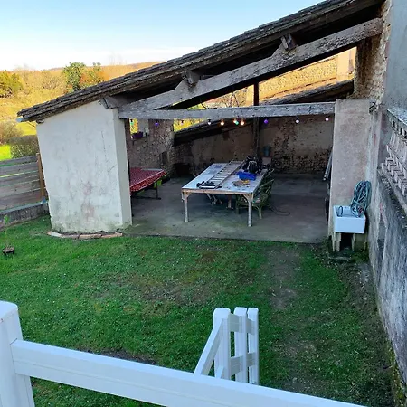 Maison Familiale De 3 Avec Jardin, Les Animaux Domestiques, Dans Un Village D'estuaire Saint-Seurin-d'Uzet
