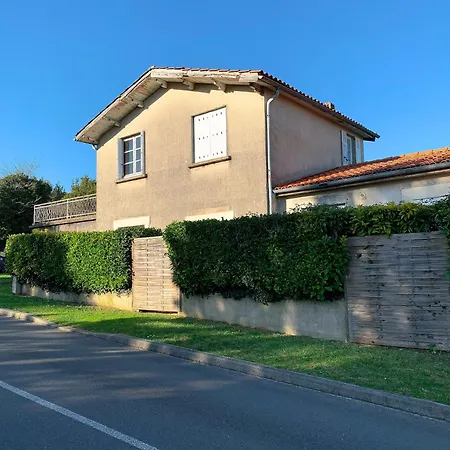بيت للعطل Maison Familiale De 3 Avec Jardin, Les Animaux Domestiques, Dans Un Village D'estuaire