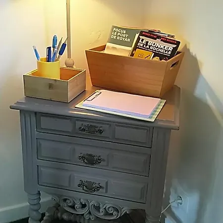 Maison Familiale De 3 Avec Jardin, Les Animaux Domestiques, Dans Un Village D'estuaire Saint-Seurin-d'Uzet