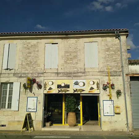 Maison Familiale De 3 Avec Jardin, Les Animaux Domestiques, Dans Un Village D'estuaire Holiday home Saint-Seurin-d'Uzet