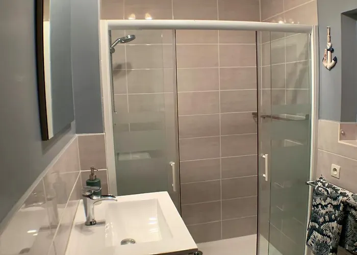 Maison Familiale De 3 Avec Jardin, Les Animaux Domestiques, Dans Un Village D'estuaire * Saint-Seurin-d'Uzet