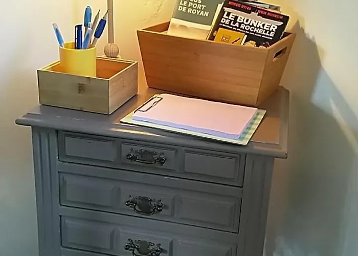 Maison Familiale De 3 Avec Jardin, Les Animaux Domestiques, Dans Un Village D'estuaire Saint-Seurin-d'Uzet